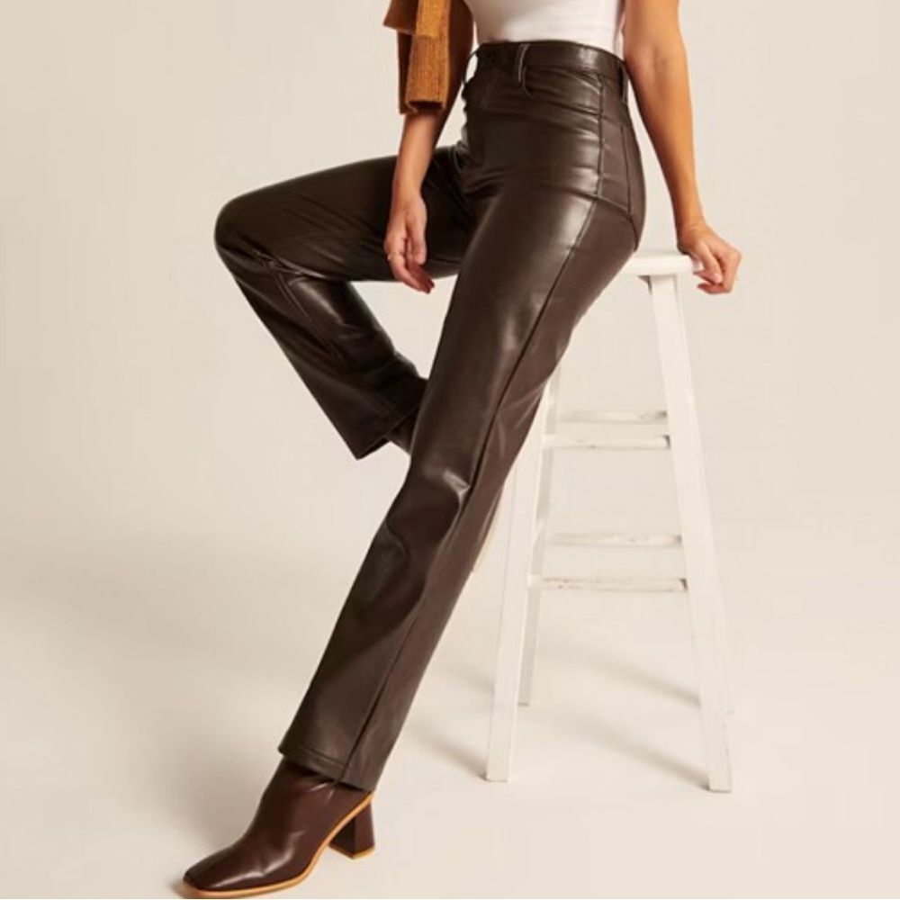 Abercrombie & Fitch Vegan Leather Curve Love 90s High Rise Pants - Picture 3 of 11